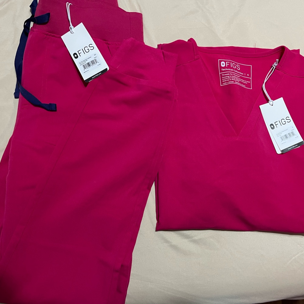 Figs Ultra Rose xs tall pants NWT